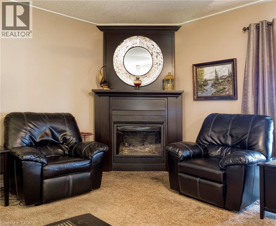 












108 QUEENSWAY Drive

,
St. Jacobs,




Ontario
N0B2N0

