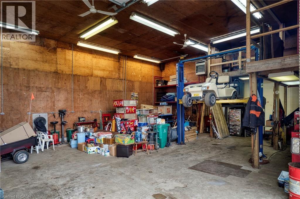 












108 QUEENSWAY Drive

,
St. Jacobs,




Ontario
N0B2N0

