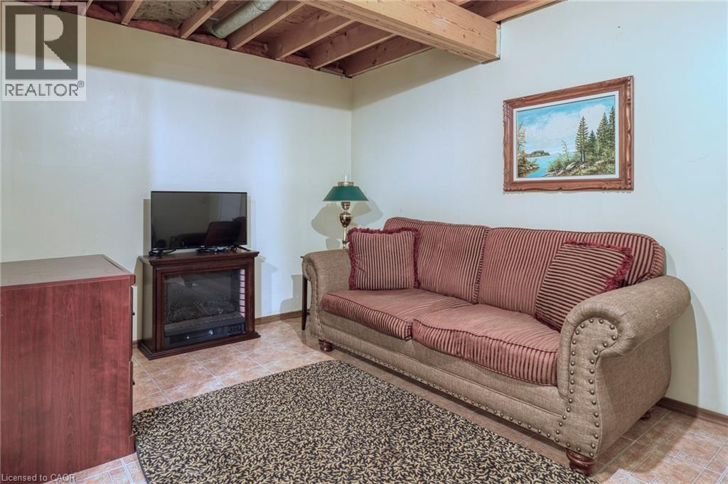 












108 QUEENSWAY Drive

,
St. Jacobs,




Ontario
N0B2N0

