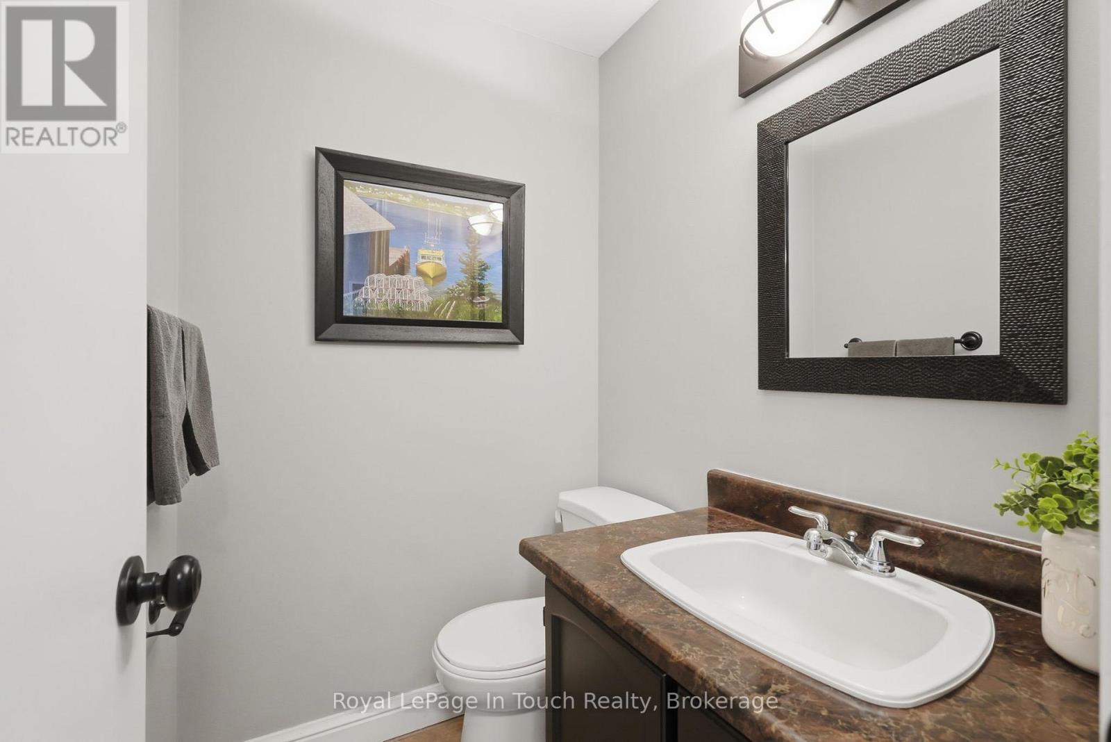 












636 BROADVIEW AVENUE

,
Orillia,




Ontario
L3V6N8

