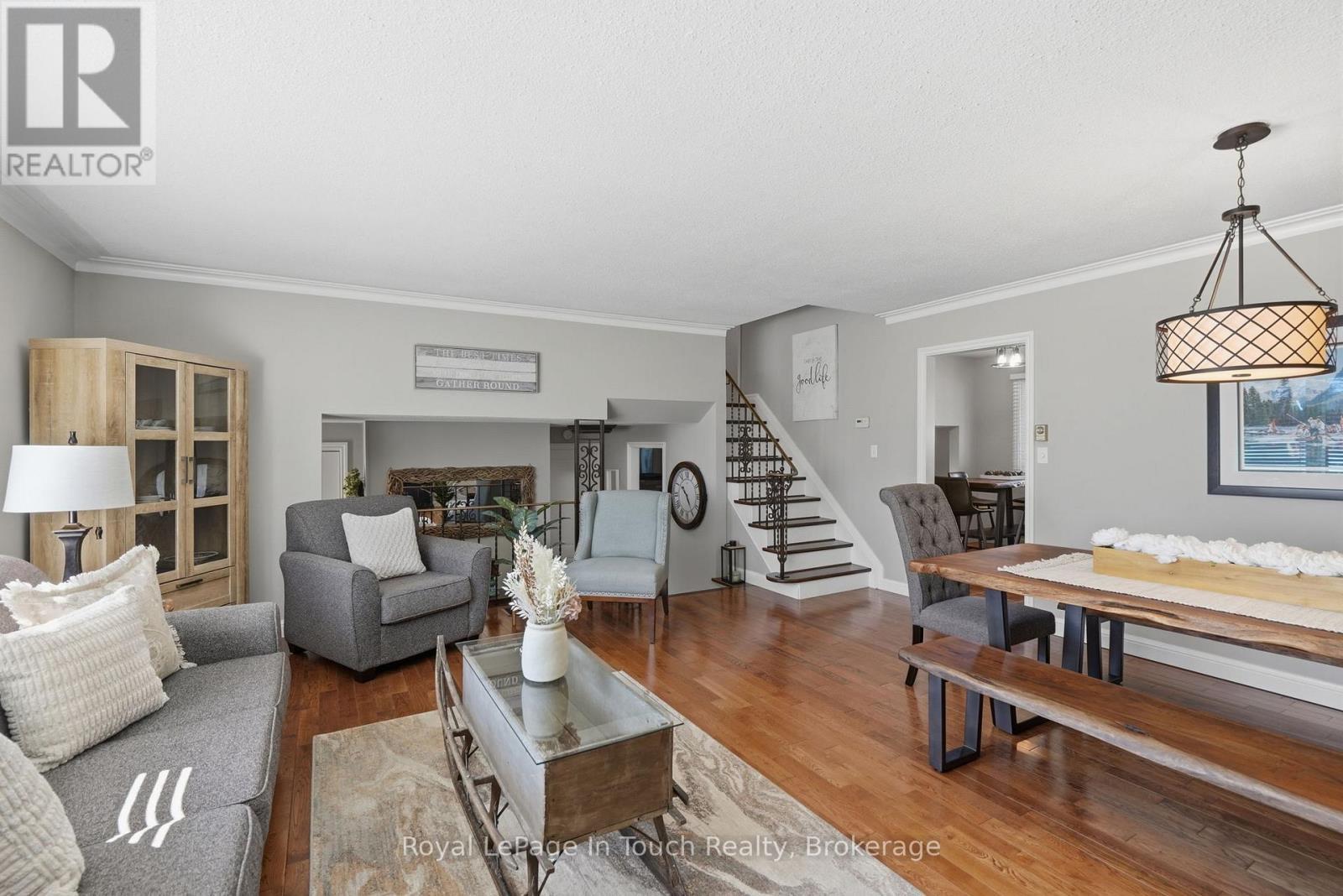 












636 BROADVIEW AVENUE

,
Orillia,




Ontario
L3V6N8

