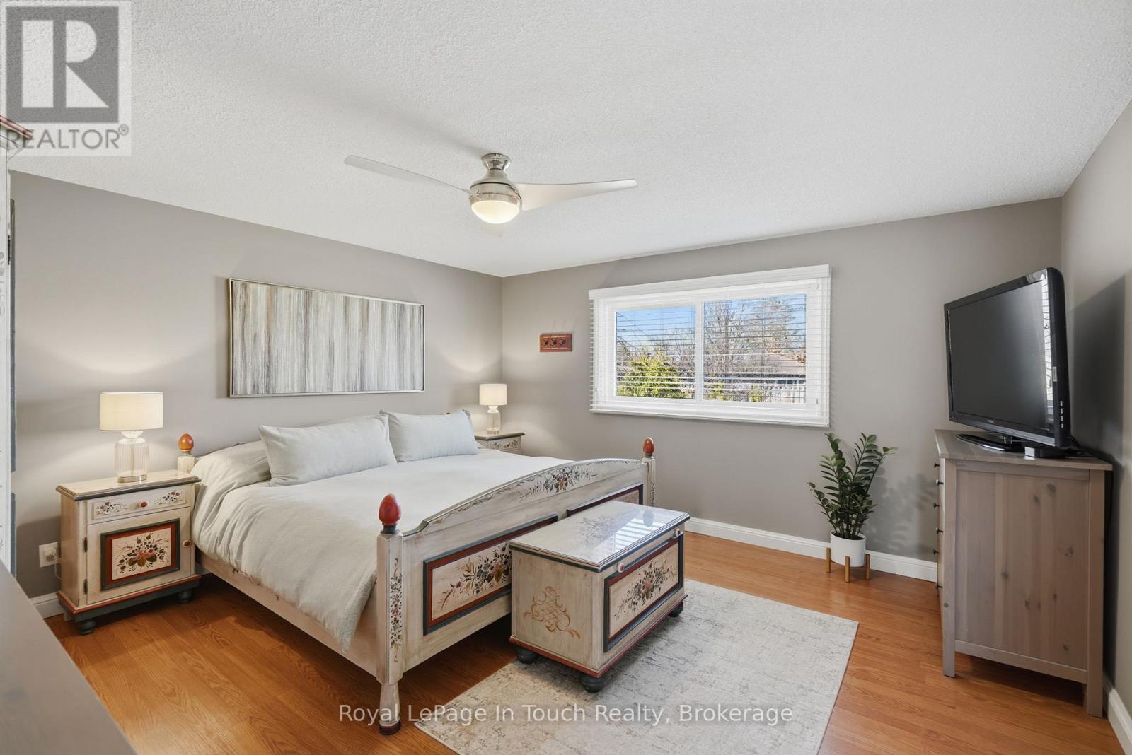 












636 BROADVIEW AVENUE

,
Orillia,




Ontario
L3V6N8

