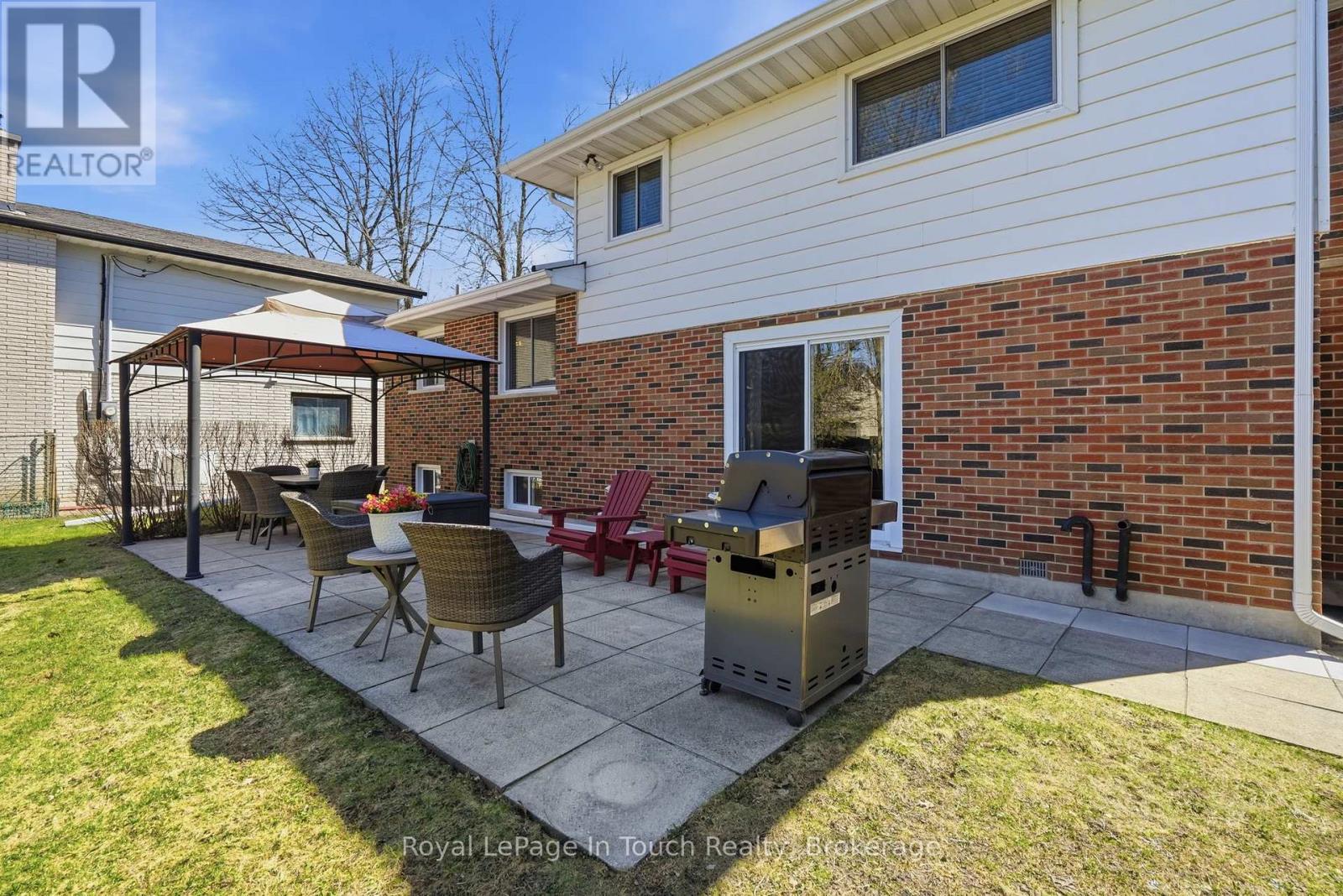 












636 BROADVIEW AVENUE

,
Orillia,




Ontario
L3V6N8

