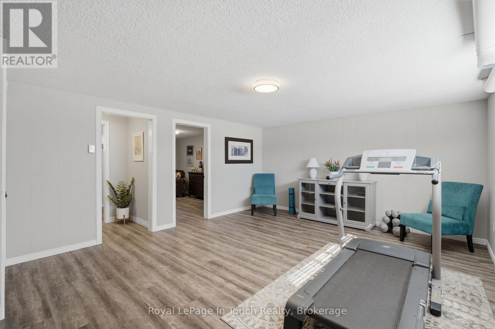 












636 BROADVIEW AVENUE

,
Orillia,




Ontario
L3V6N8

