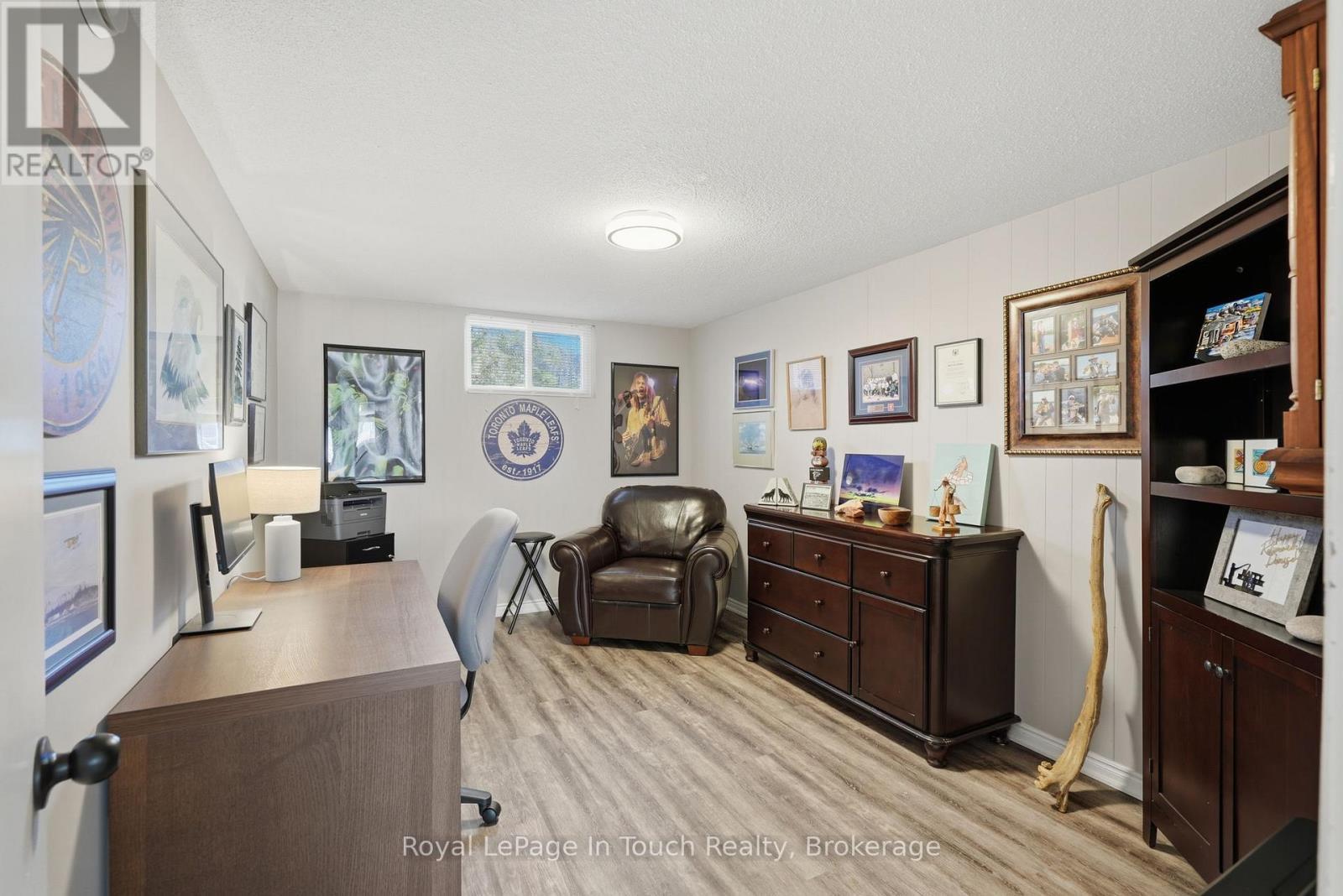 












636 BROADVIEW AVENUE

,
Orillia,




Ontario
L3V6N8

