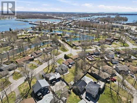 












636 BROADVIEW AVENUE

,
Orillia,




Ontario
L3V6N8

