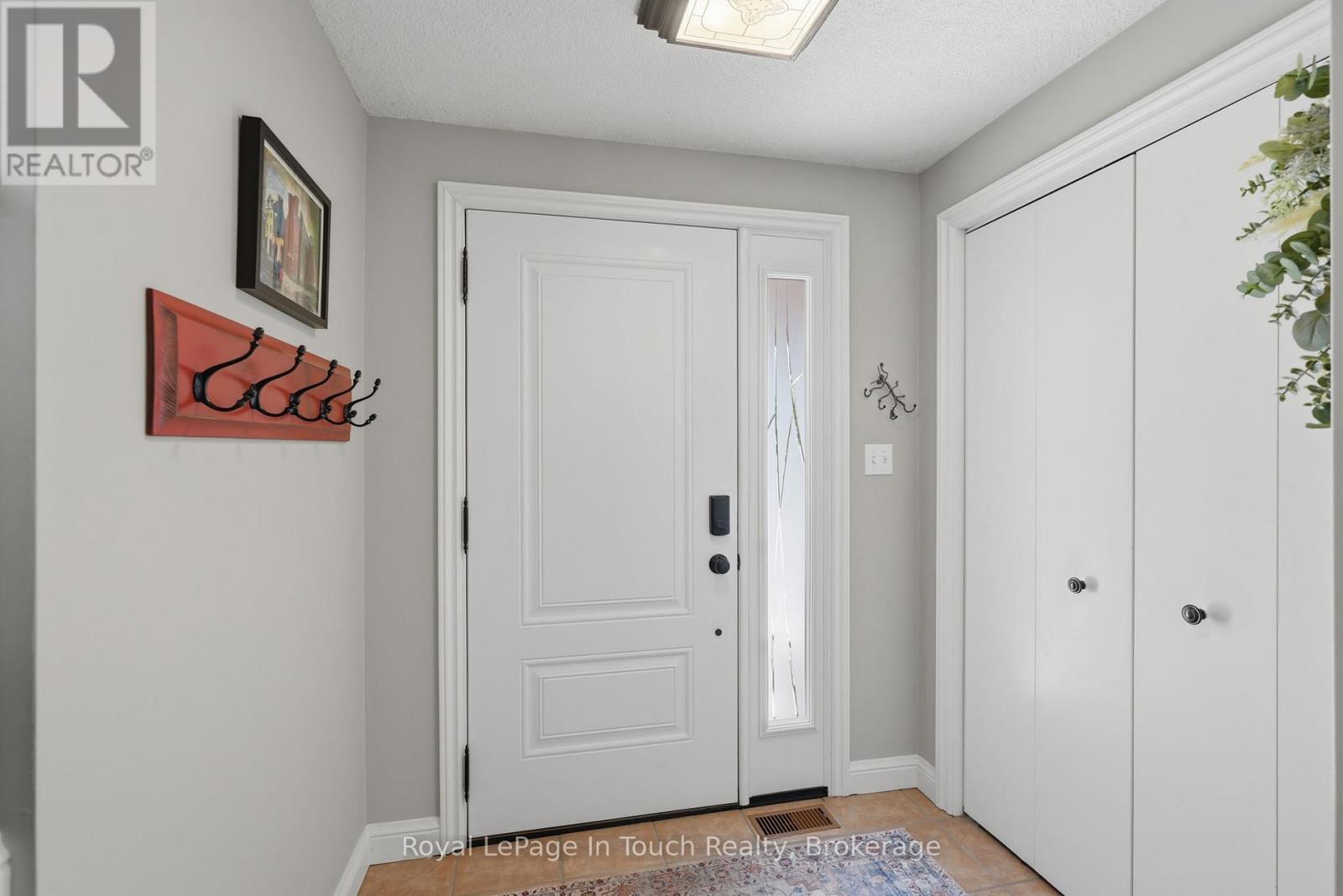 












636 BROADVIEW AVENUE

,
Orillia,




Ontario
L3V6N8

