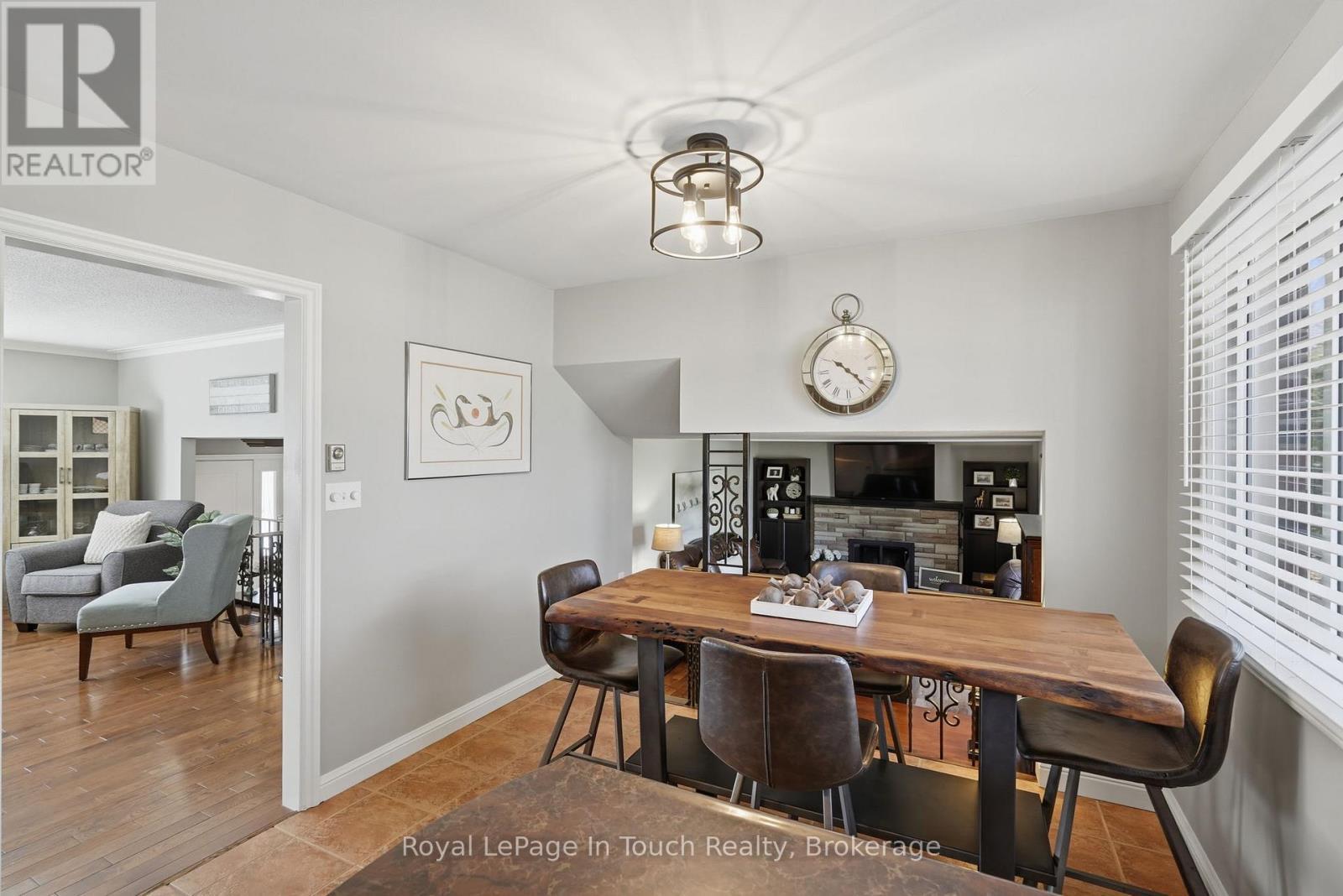 












636 BROADVIEW AVENUE

,
Orillia,




Ontario
L3V6N8

