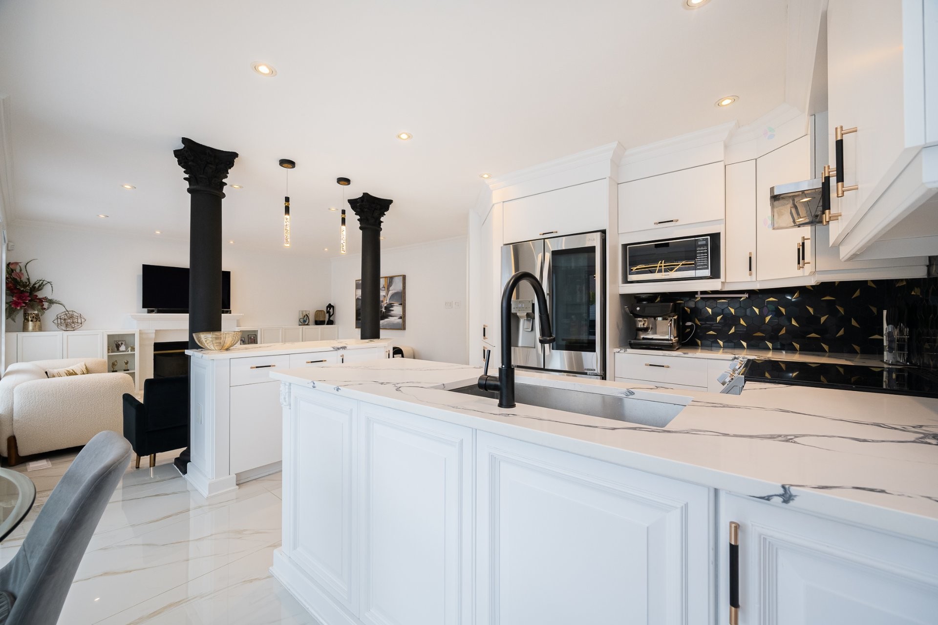 









1097


Av. des Géraniums

,
Laval (Sainte-Dorothée),




QC
H7Y2B7

