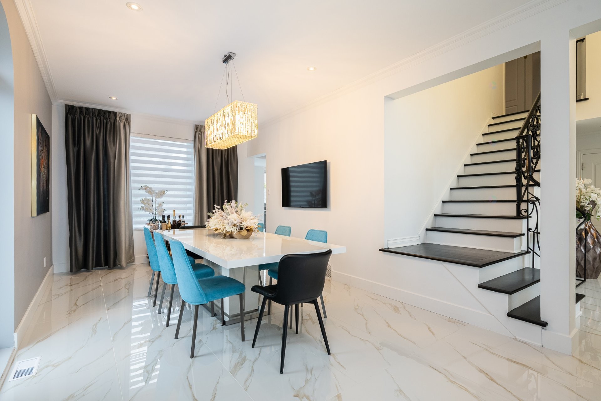 









1097


Av. des Géraniums

,
Laval (Sainte-Dorothée),




QC
H7Y2B7

