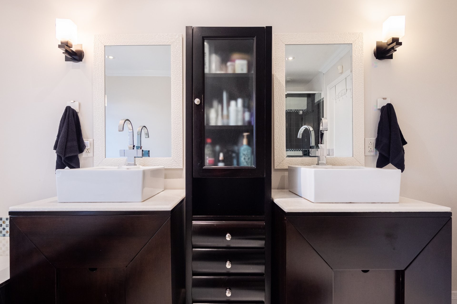 









1097


Av. des Géraniums

,
Laval (Sainte-Dorothée),




QC
H7Y2B7

