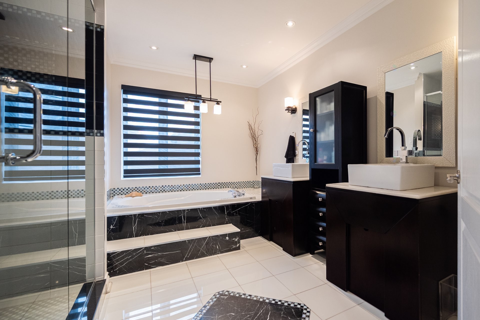 









1097


Av. des Géraniums

,
Laval (Sainte-Dorothée),




QC
H7Y2B7

