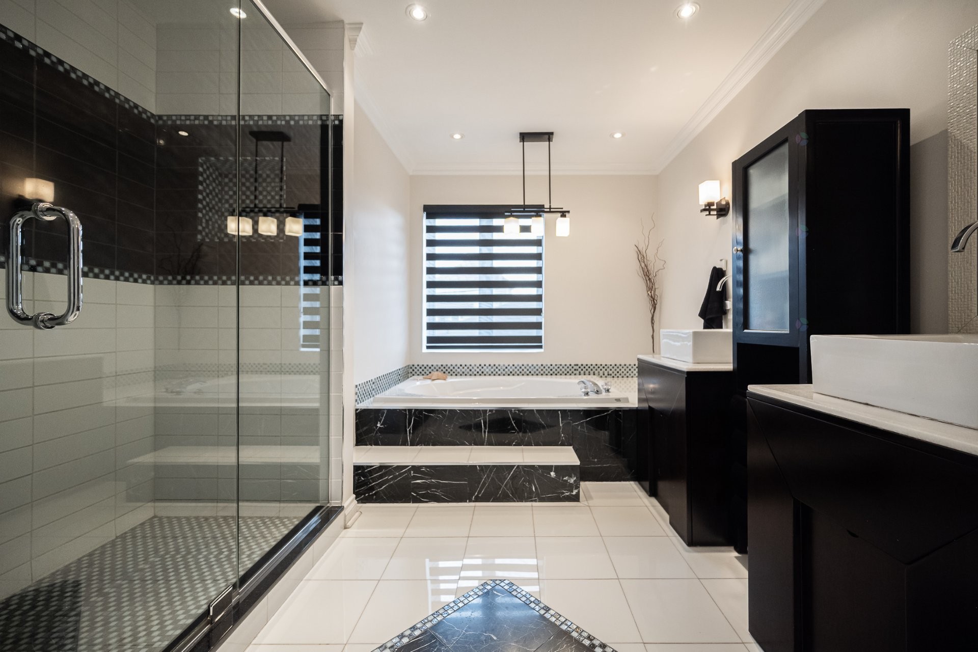 









1097


Av. des Géraniums

,
Laval (Sainte-Dorothée),




QC
H7Y2B7

