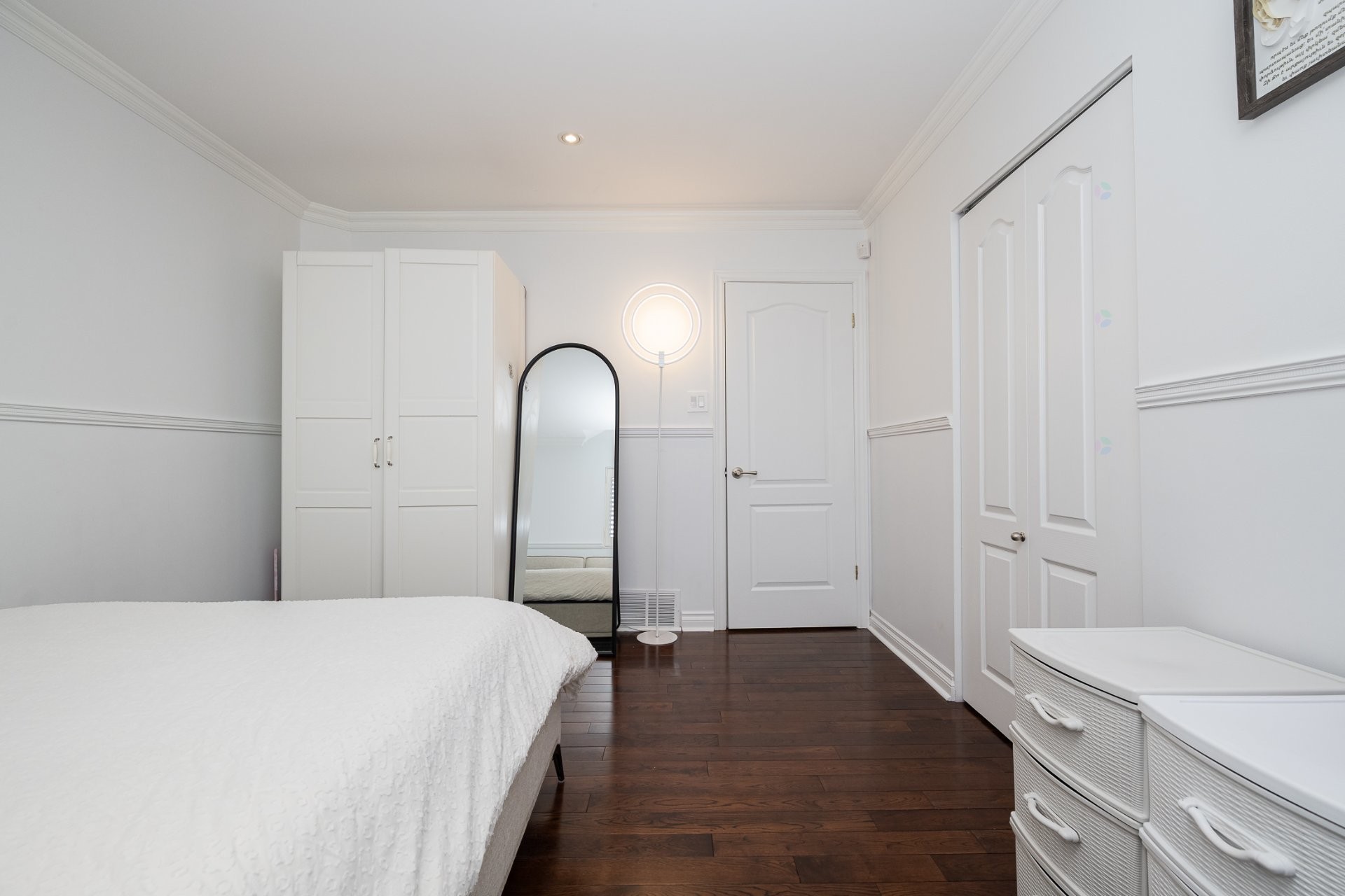 









1097


Av. des Géraniums

,
Laval (Sainte-Dorothée),




QC
H7Y2B7

