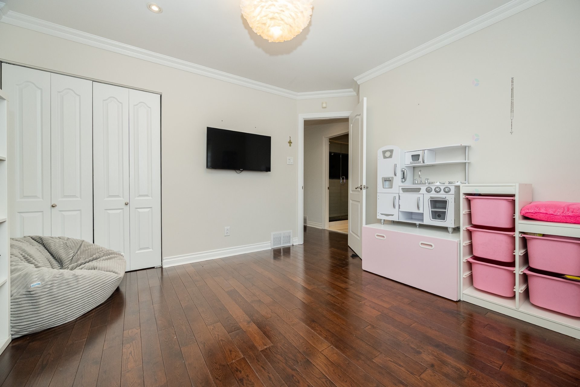 









1097


Av. des Géraniums

,
Laval (Sainte-Dorothée),




QC
H7Y2B7

