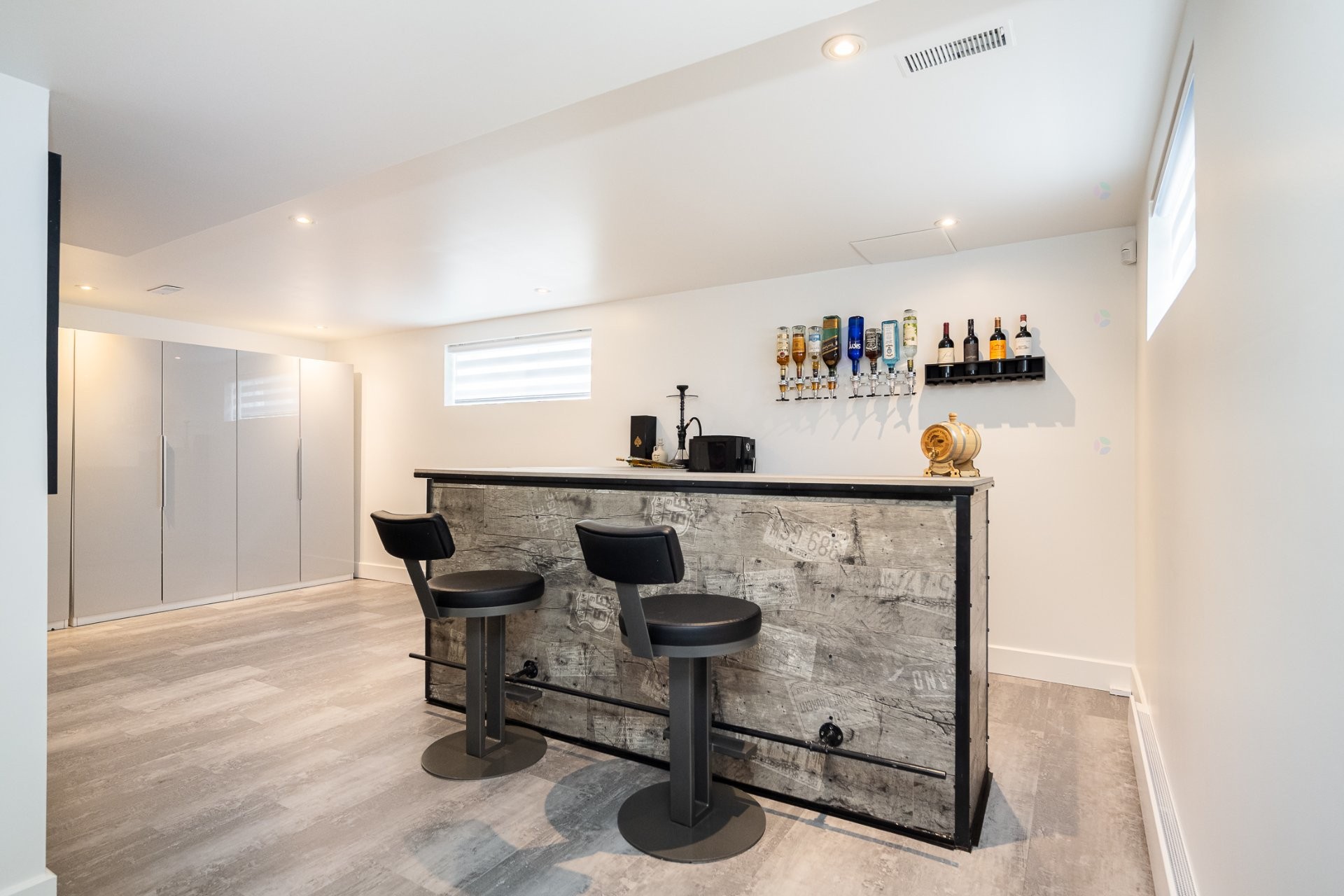 









1097


Av. des Géraniums

,
Laval (Sainte-Dorothée),




QC
H7Y2B7

