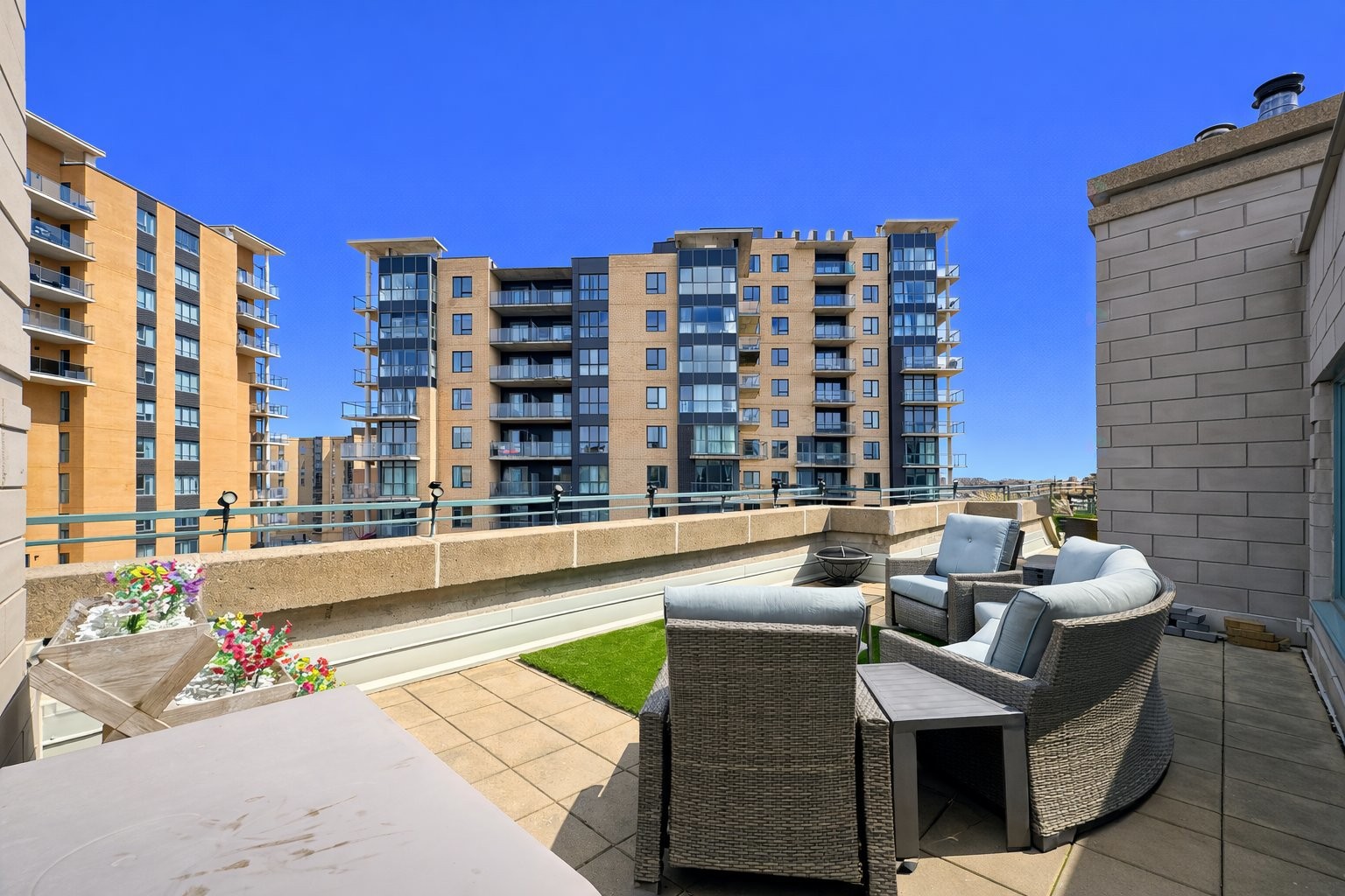 









8145


Boul. St-Laurent

, 705,
Brossard,




QC
J4X2A3

