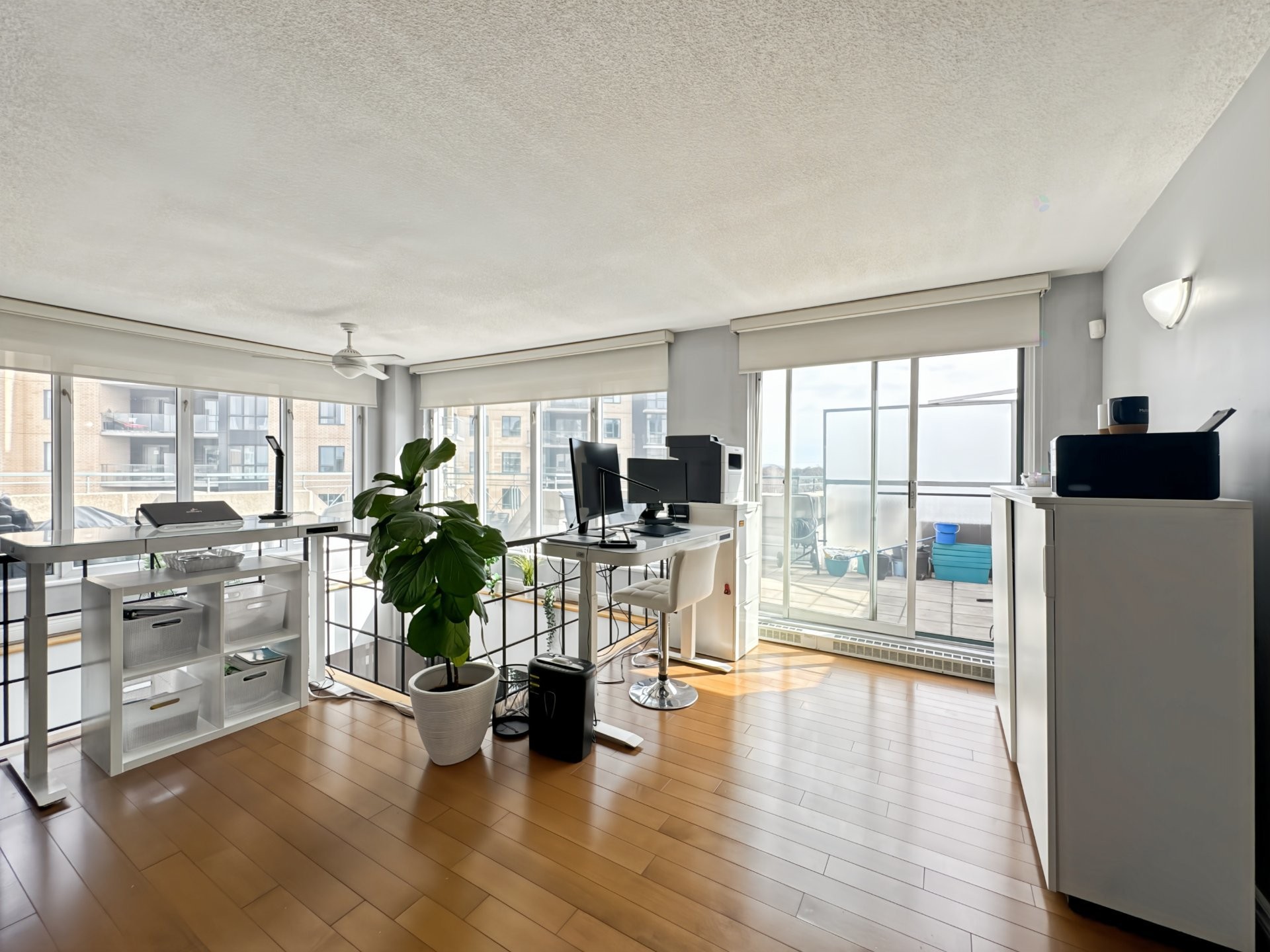 









8145


Boul. St-Laurent

, 705,
Brossard,




QC
J4X2A3

