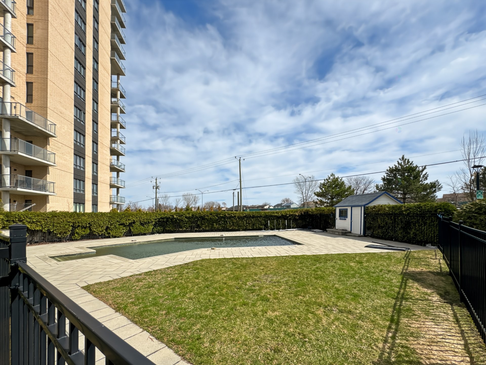 









8145


Boul. St-Laurent

, 705,
Brossard,




QC
J4X2A3

