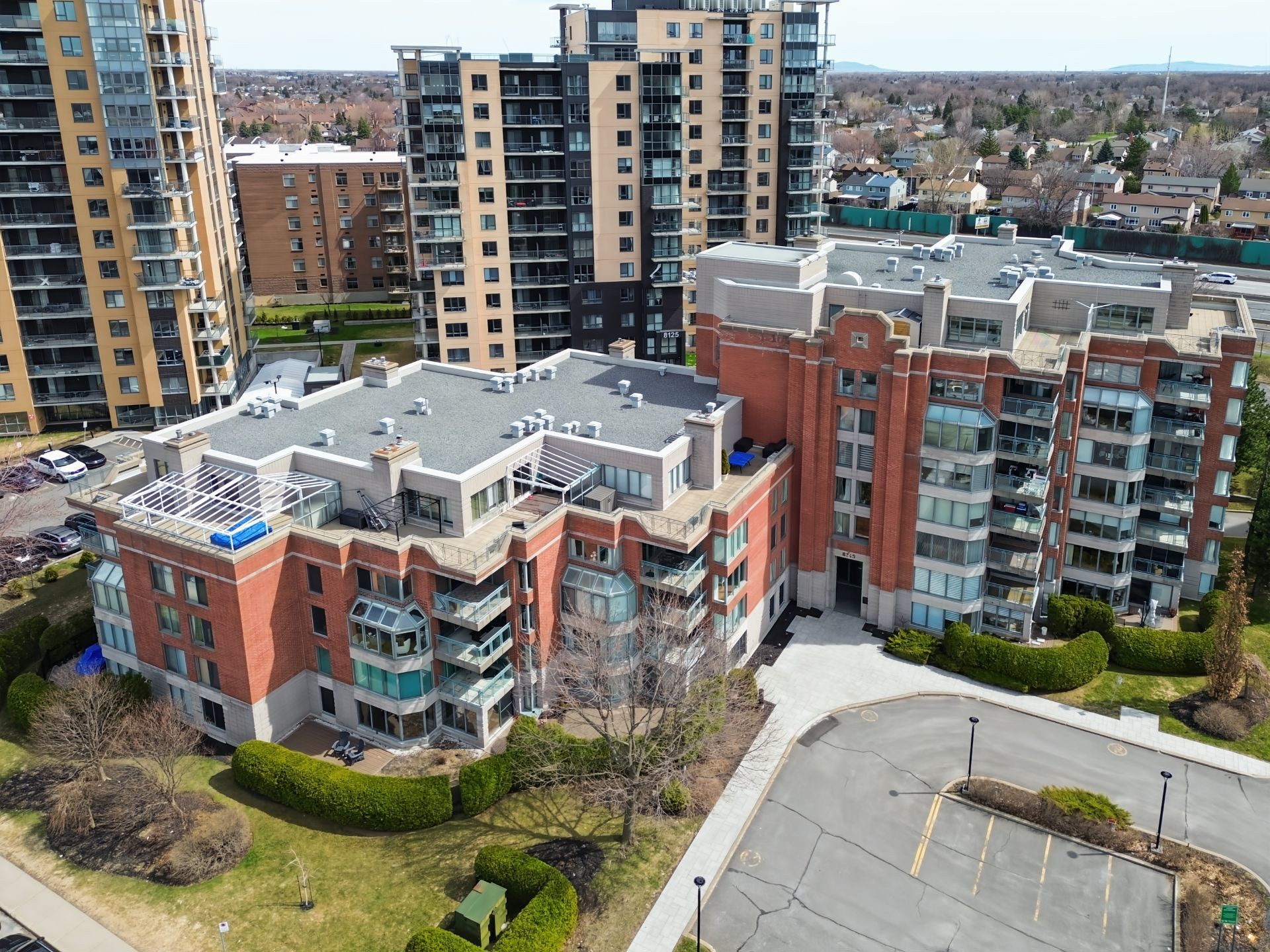 









8145


Boul. St-Laurent

, 705,
Brossard,




QC
J4X2A3

