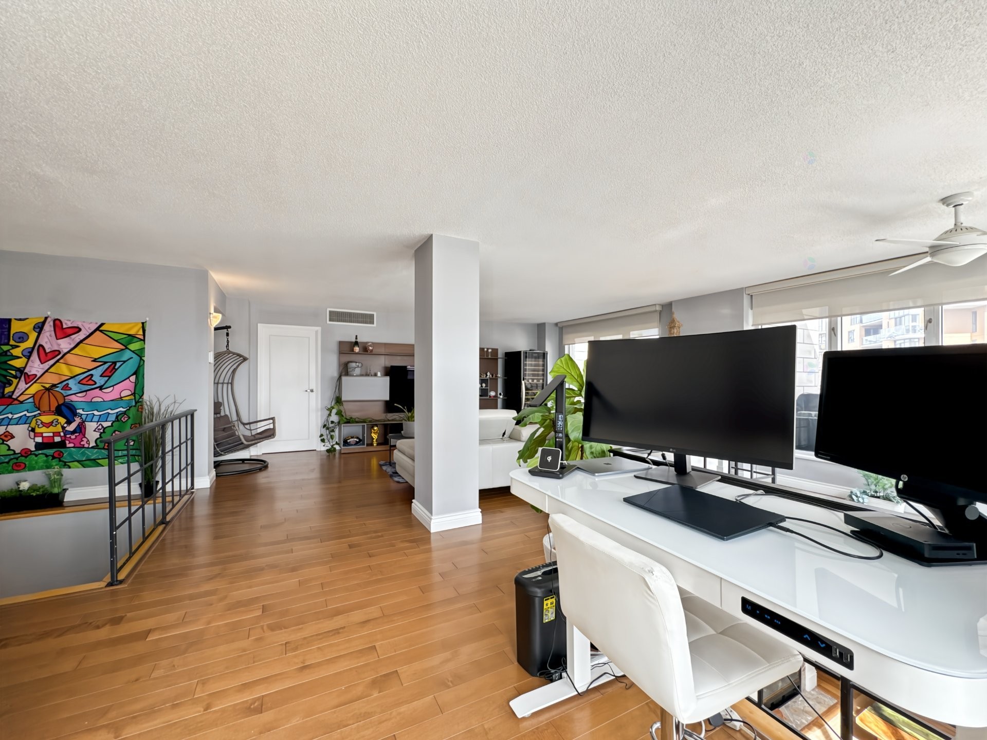 









8145


Boul. St-Laurent

, 705,
Brossard,




QC
J4X2A3

