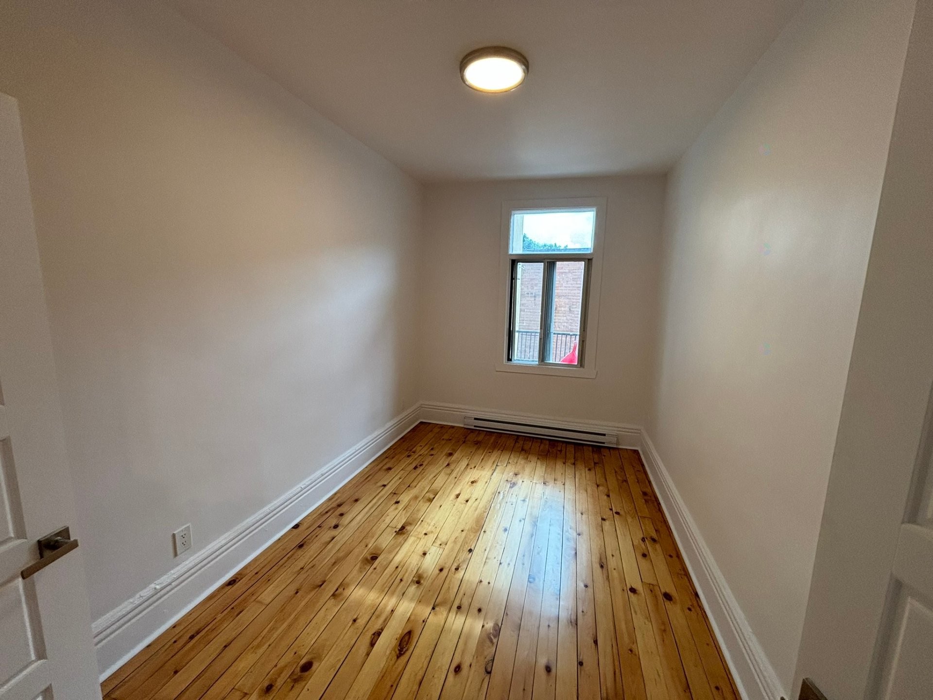 









4087


Boul. LaSalle

,
Montréal (Verdun/Île-des-Soeurs),




QC
H4G2L8

