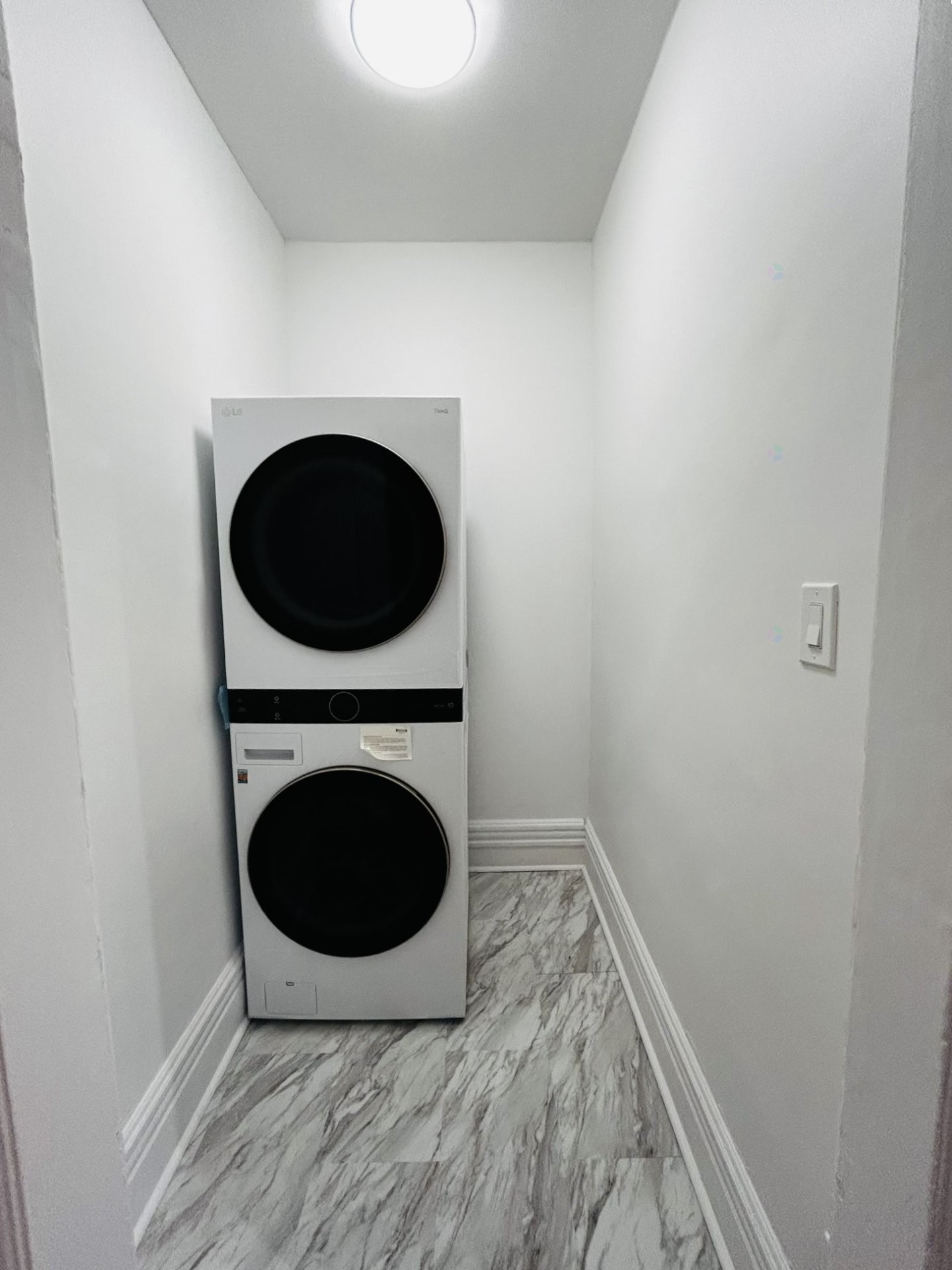 









4087


Boul. LaSalle

,
Montréal (Verdun/Île-des-Soeurs),




QC
H4G2L8

