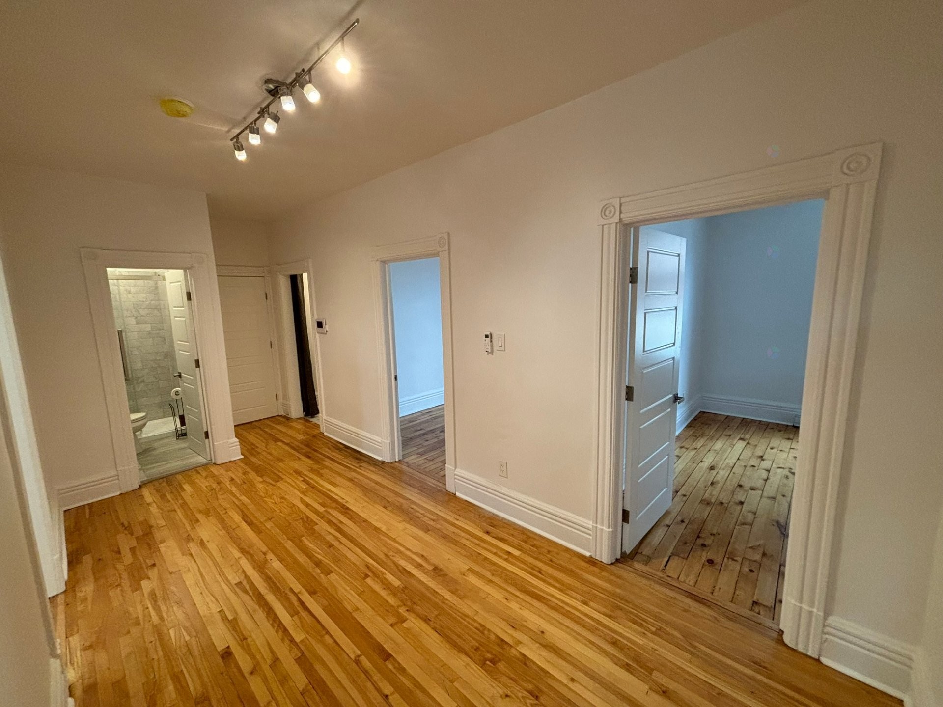 









4087


Boul. LaSalle

,
Montréal (Verdun/Île-des-Soeurs),




QC
H4G2L8

