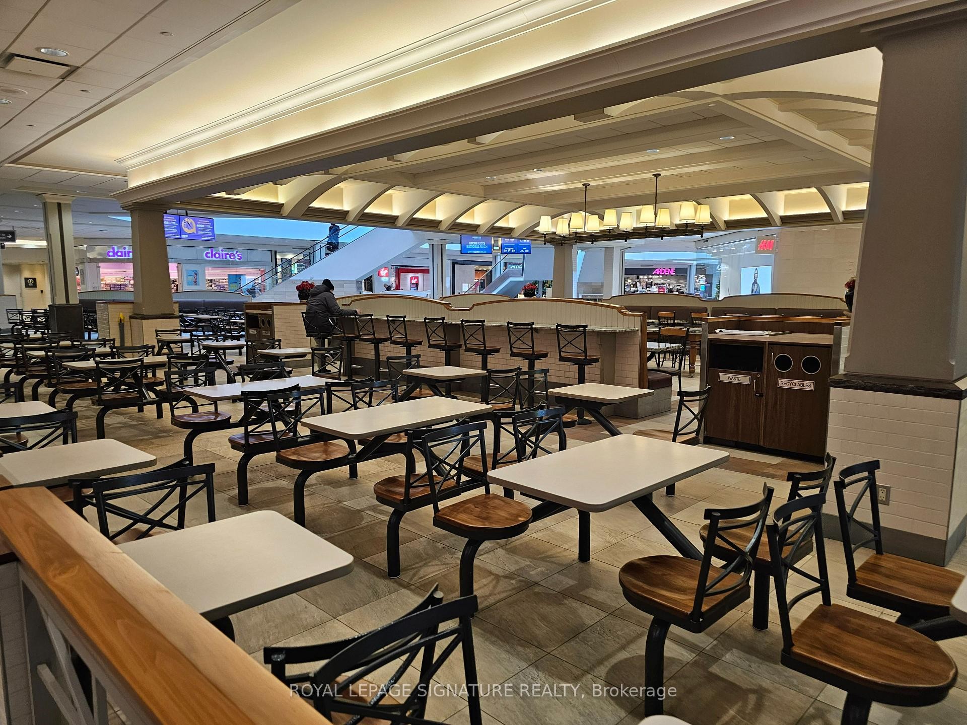 









509


Bayfield

Street,
Barrie,




ON
L4M 4Z8

