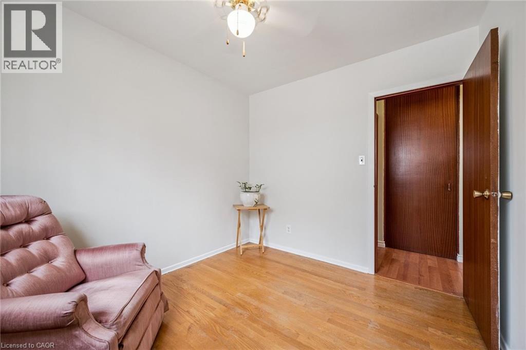 












106 RUSKVIEW Road

,
Kitchener,




Ontario
N2M4S3


