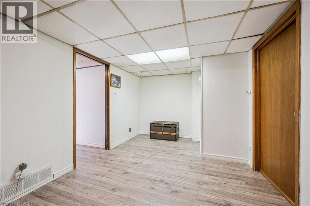 












106 RUSKVIEW Road

,
Kitchener,




Ontario
N2M4S3

