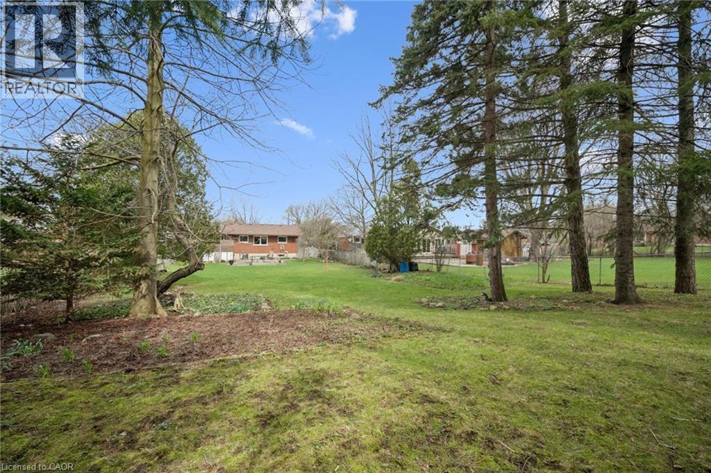 












106 RUSKVIEW Road

,
Kitchener,




Ontario
N2M4S3

