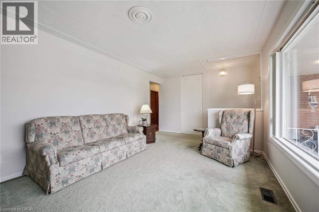 












106 RUSKVIEW Road

,
Kitchener,




Ontario
N2M4S3

