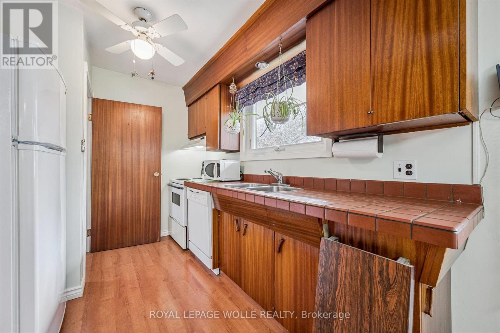 












106 RUSKVIEW ROAD

,
Kitchener,




Ontario
N2M4S3

