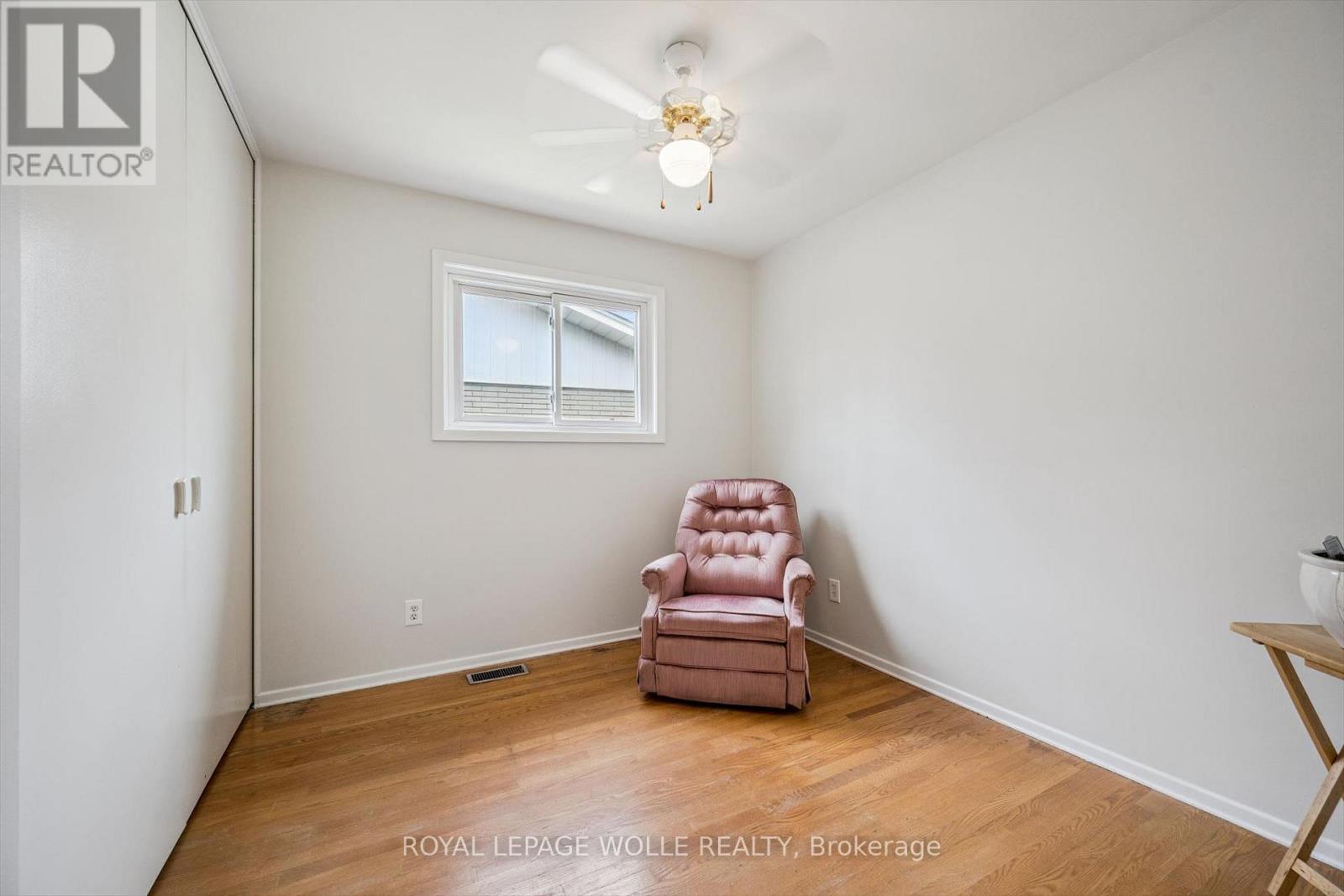 












106 RUSKVIEW ROAD

,
Kitchener,




Ontario
N2M4S3

