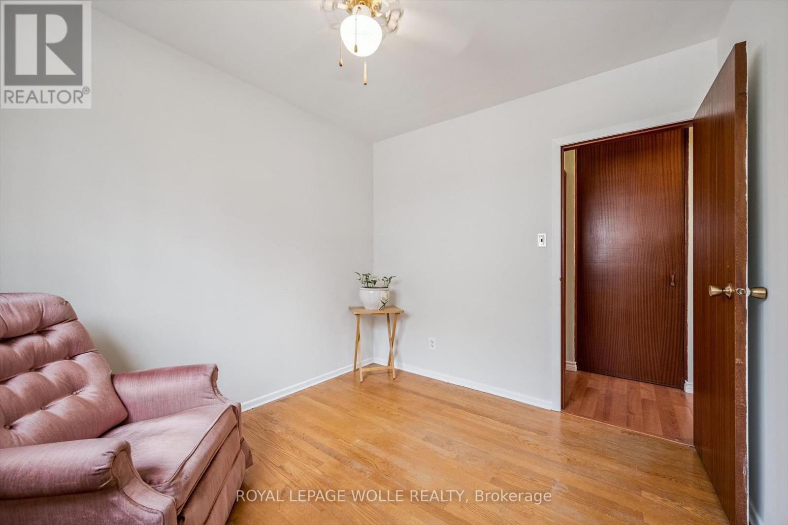












106 RUSKVIEW ROAD

,
Kitchener,




Ontario
N2M4S3

