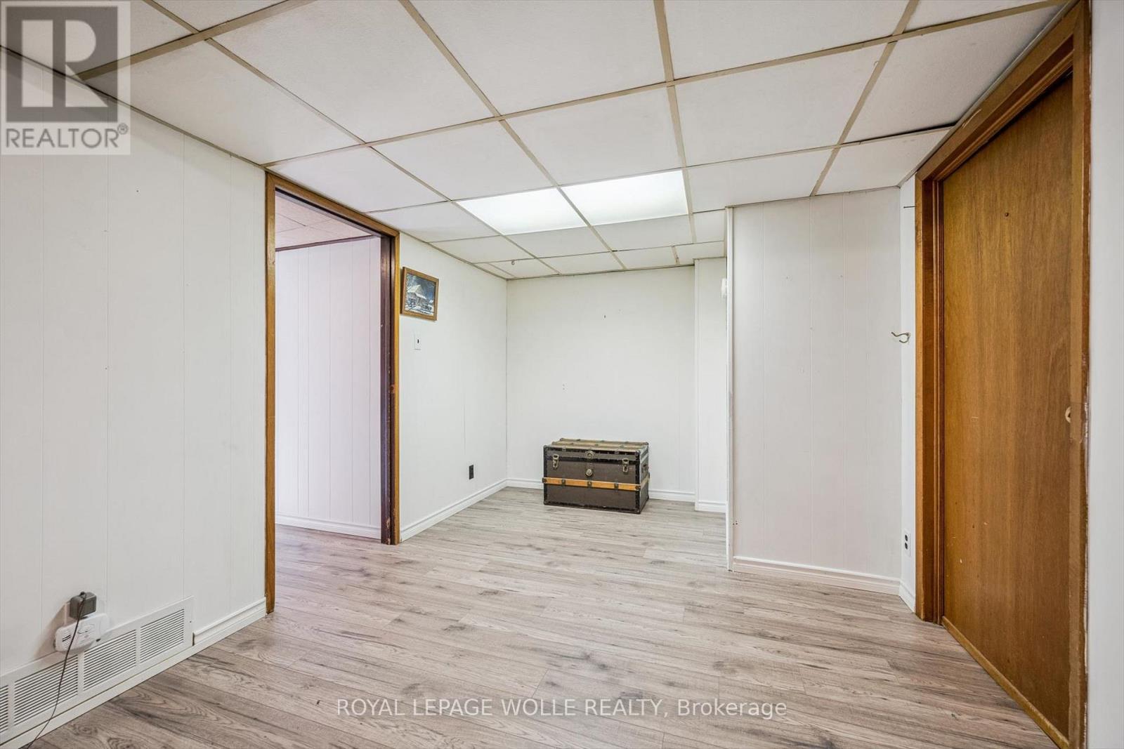 












106 RUSKVIEW ROAD

,
Kitchener,




Ontario
N2M4S3

