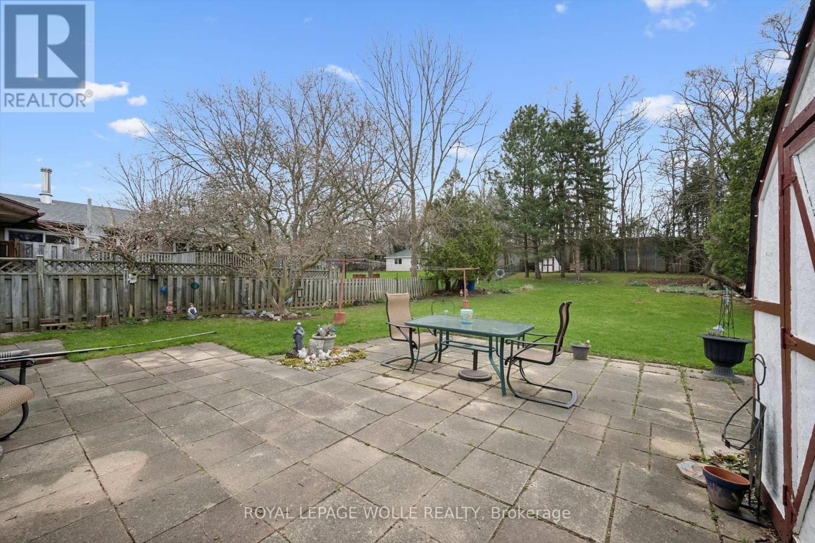 












106 RUSKVIEW ROAD

,
Kitchener,




Ontario
N2M4S3

