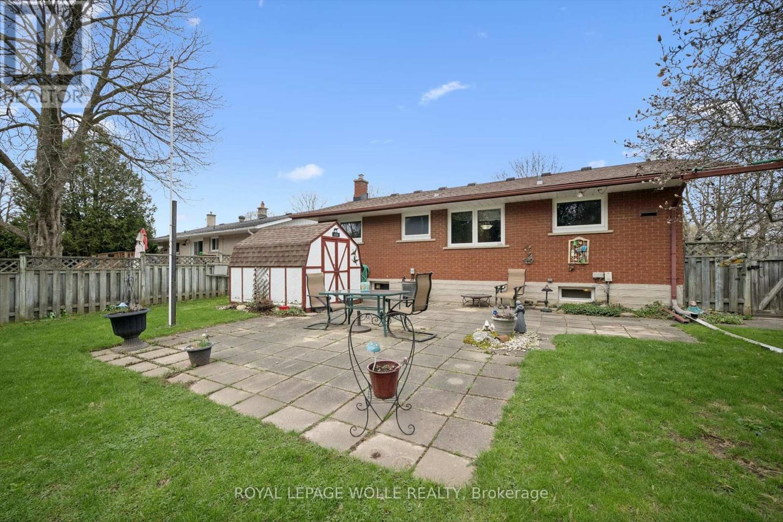












106 RUSKVIEW ROAD

,
Kitchener,




Ontario
N2M4S3


