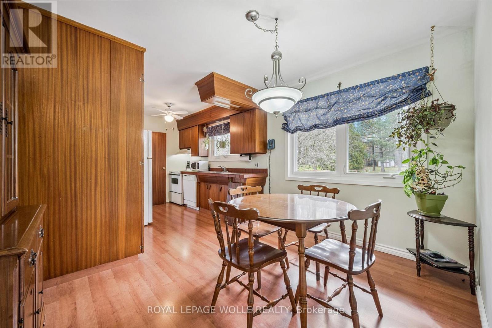 












106 RUSKVIEW ROAD

,
Kitchener,




Ontario
N2M4S3

