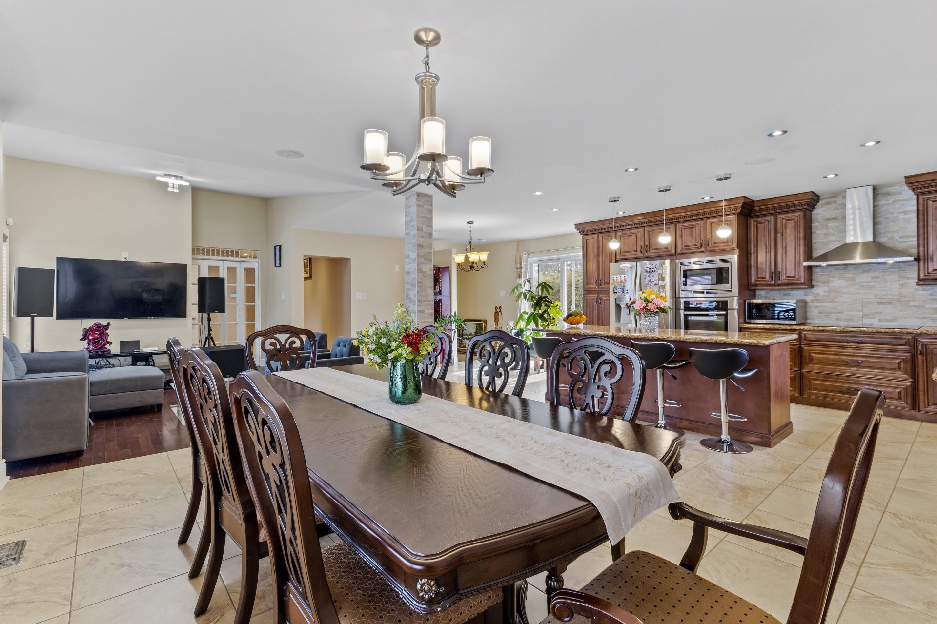 









3874


Rue Bergevin

,
Laval (Saint-Vincent-de-Paul),




QC
H7E2H5

