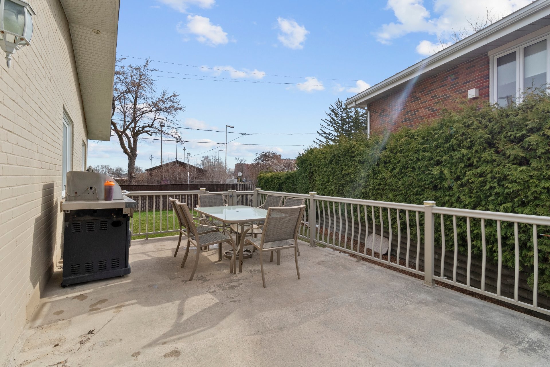 









3874


Rue Bergevin

,
Laval (Saint-Vincent-de-Paul),




QC
H7E2H5

