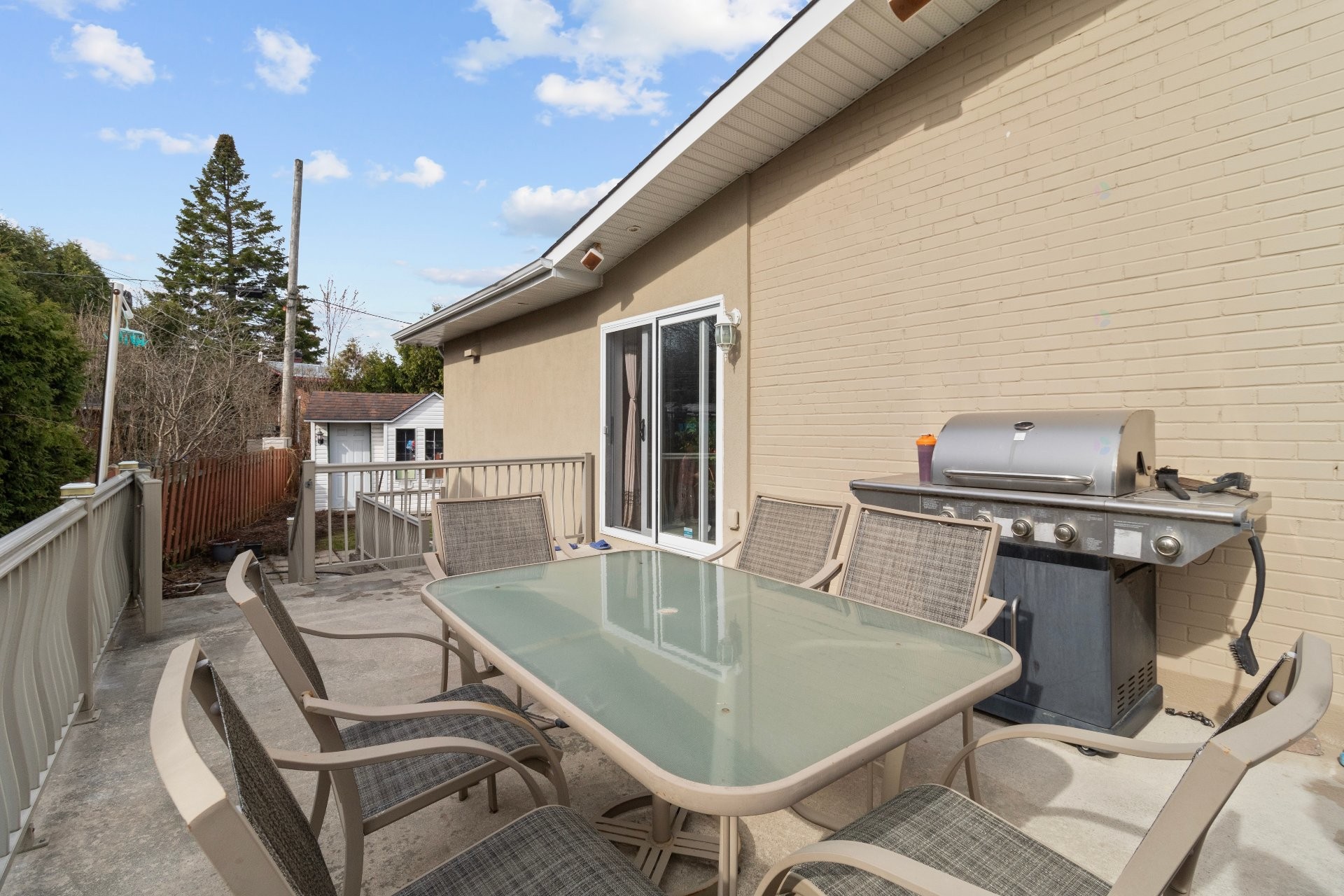 









3874


Rue Bergevin

,
Laval (Saint-Vincent-de-Paul),




QC
H7E2H5

