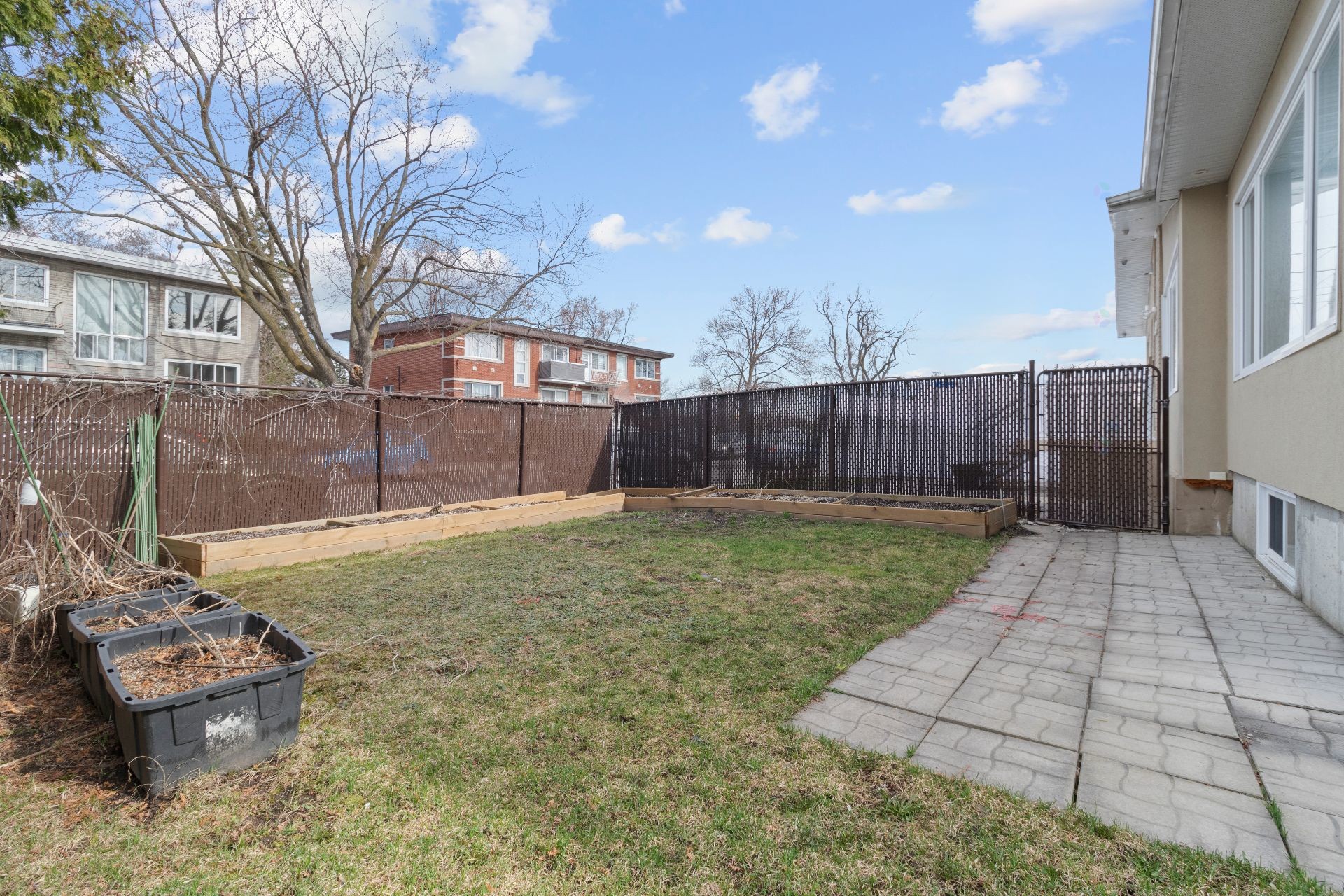 









3874


Rue Bergevin

,
Laval (Saint-Vincent-de-Paul),




QC
H7E2H5

