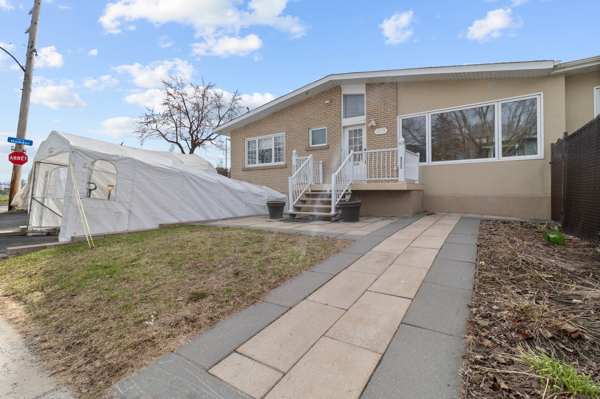 









3874


Rue Bergevin

,
Laval (Saint-Vincent-de-Paul),




QC
H7E2H5

