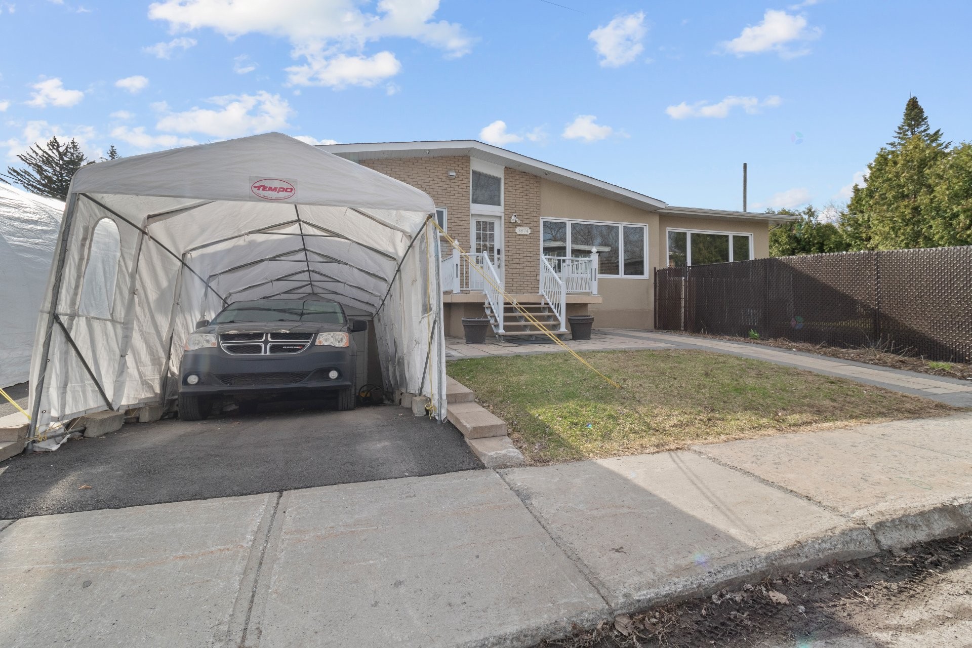 









3874


Rue Bergevin

,
Laval (Saint-Vincent-de-Paul),




QC
H7E2H5

