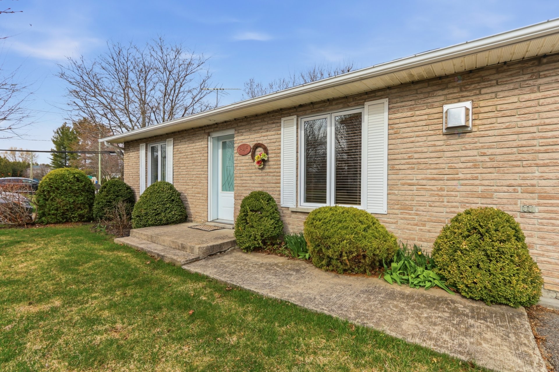 









825


Ch. Rhéaume

,
Saint-Michel,




QC
J0L2J0

