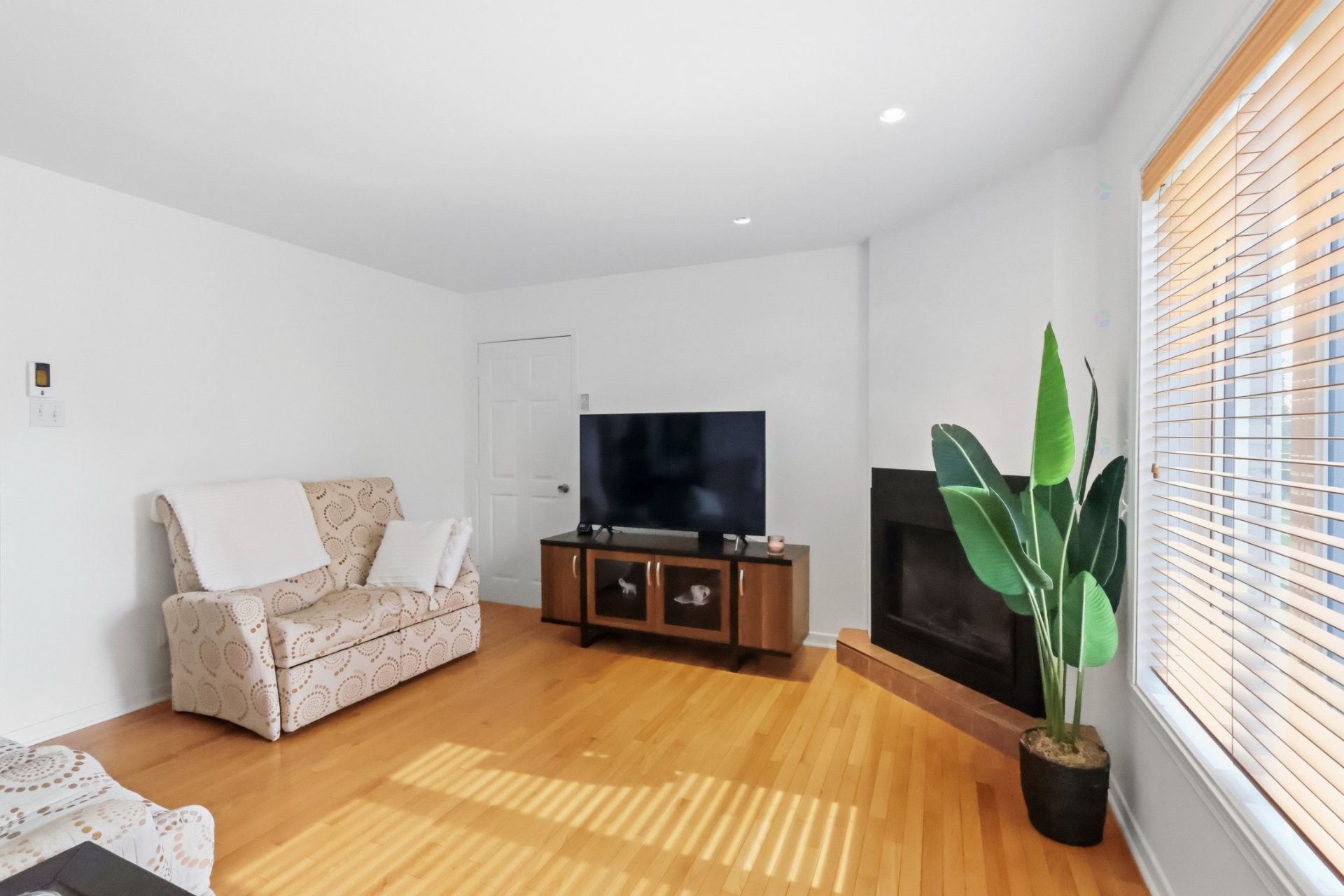 









825


Ch. Rhéaume

,
Saint-Michel,




QC
J0L2J0

