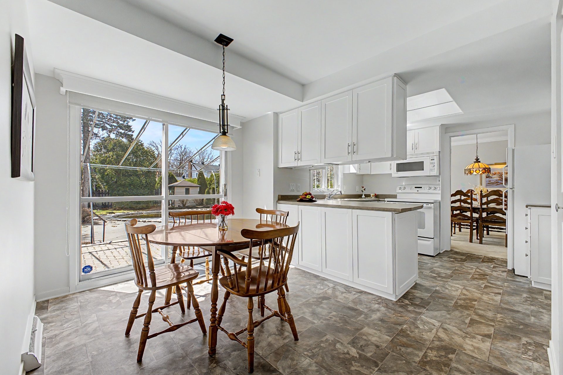 









266


Rue des Vosges

,
Saint-Lambert,




QC
J4S1M2

