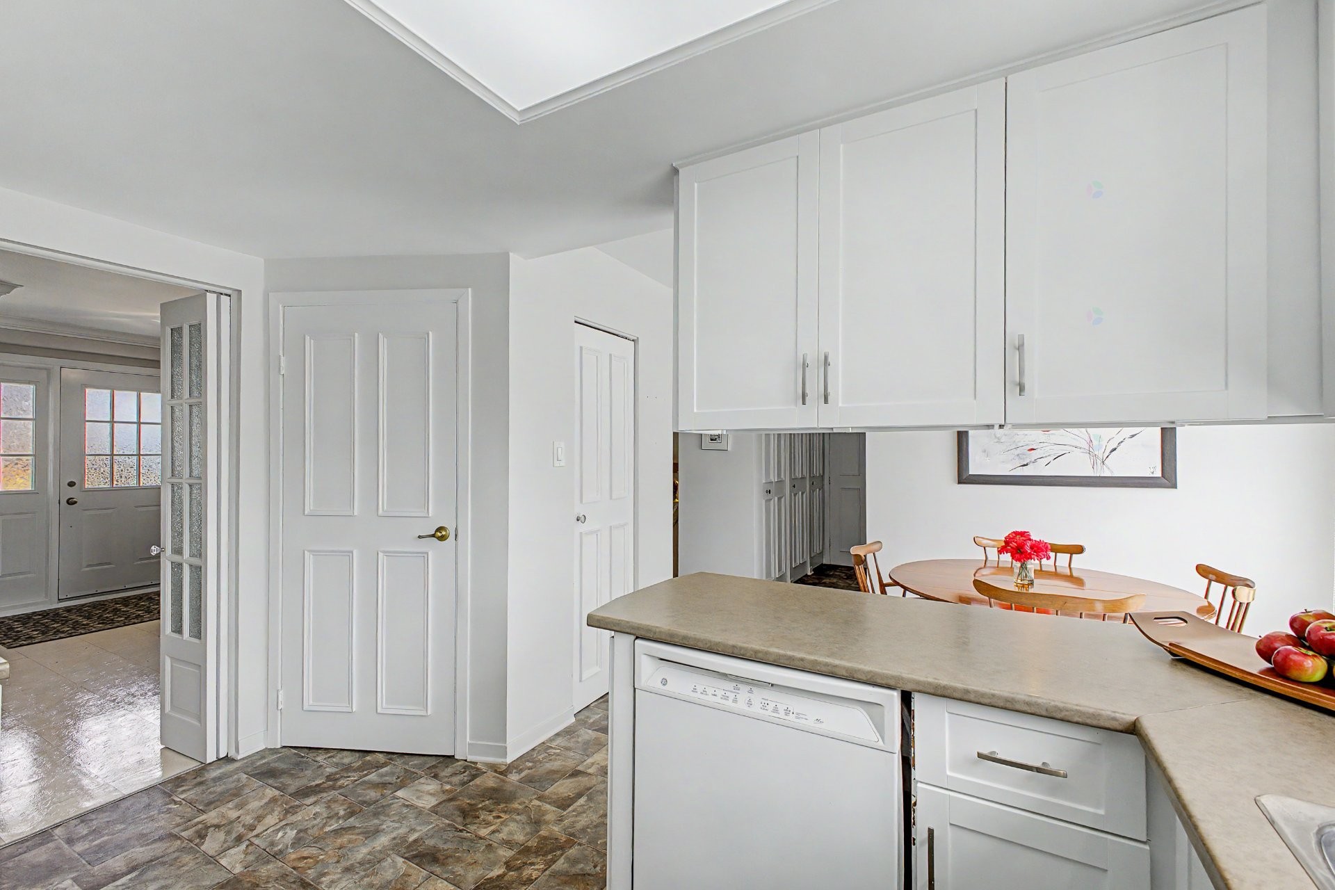 









266


Rue des Vosges

,
Saint-Lambert,




QC
J4S1M2


